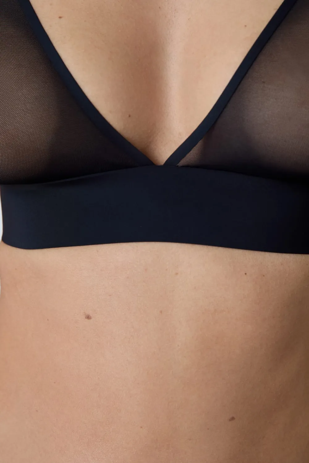 Hot ETAM Sujetador triangular sin aros NEGRO