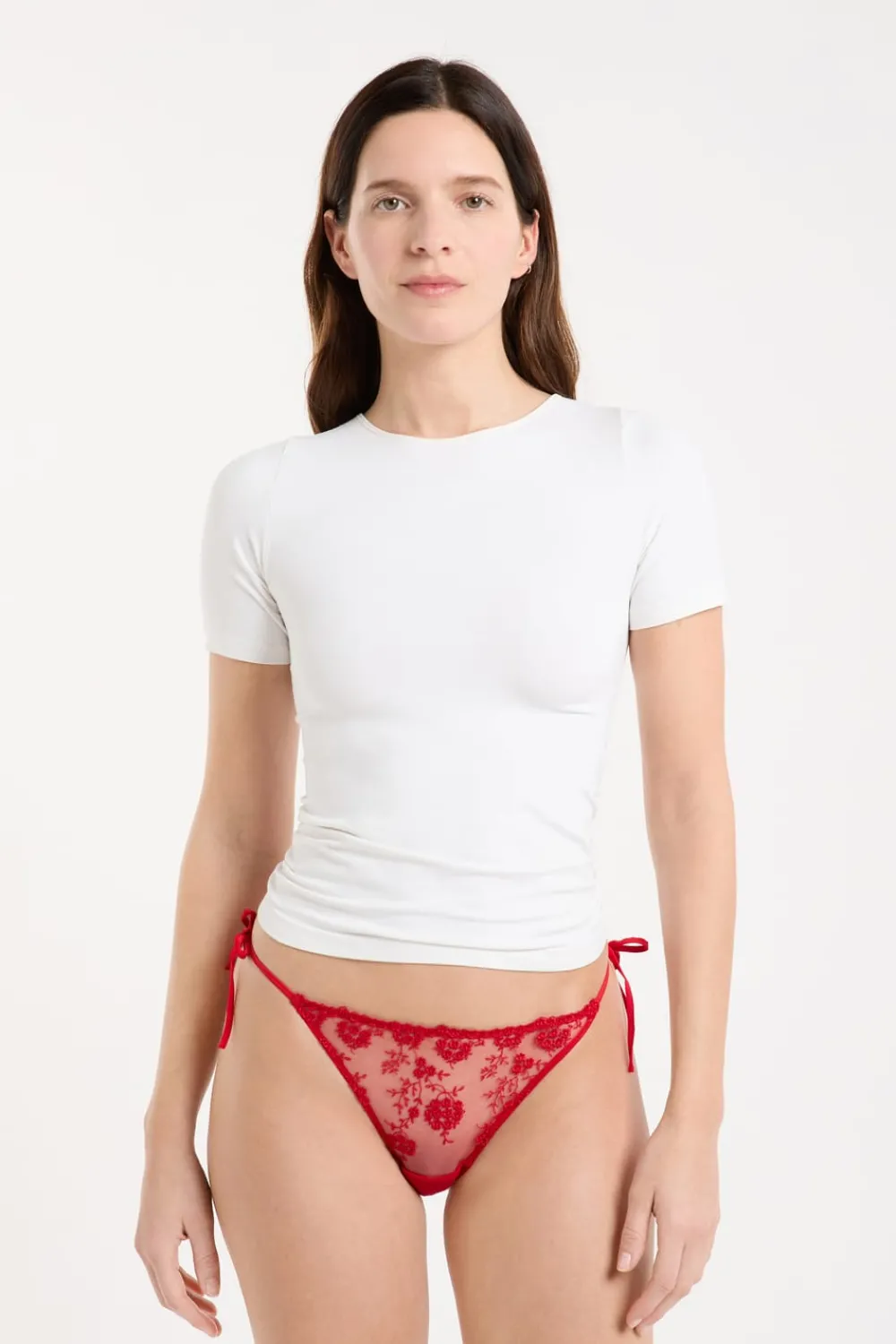 Hot ETAM Tanga con lazo en tul bordado ROJO
