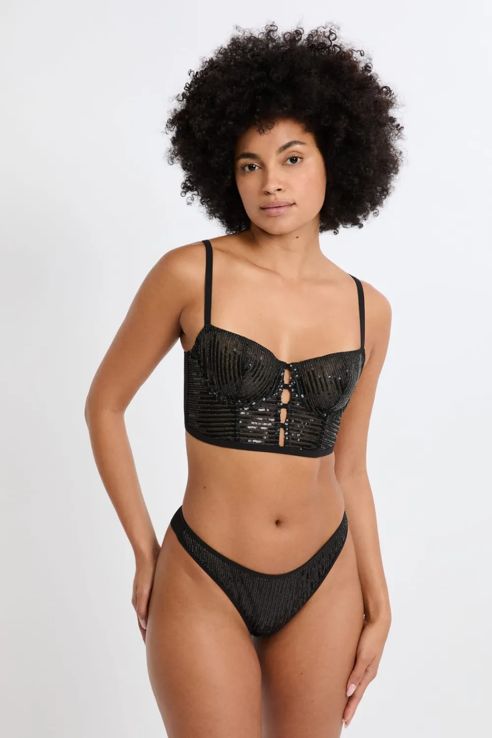 Hot ETAM Tanga con lentejuelas NEGRO