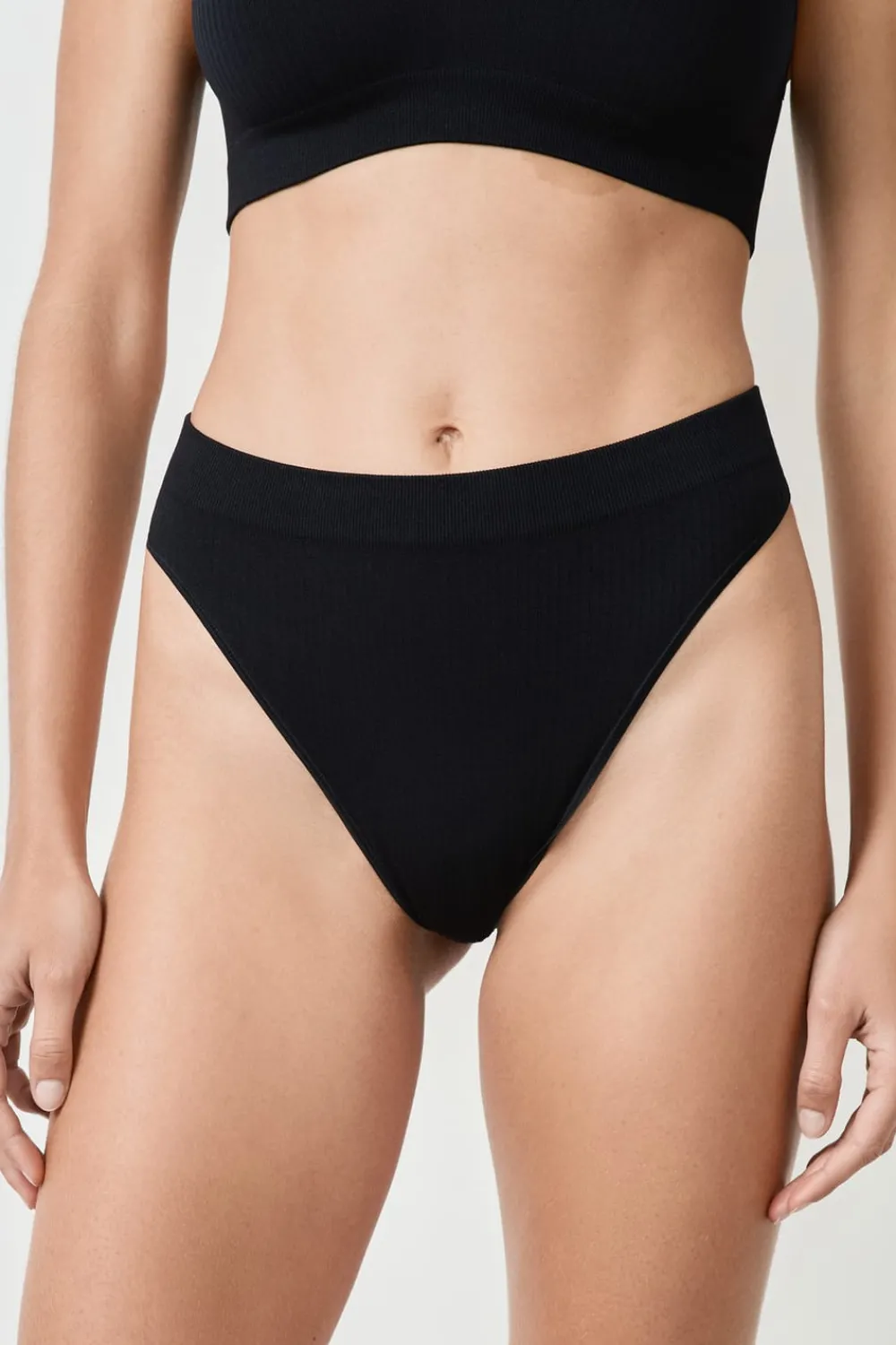 Clearance ETAM Tanga de canalé NEGRO