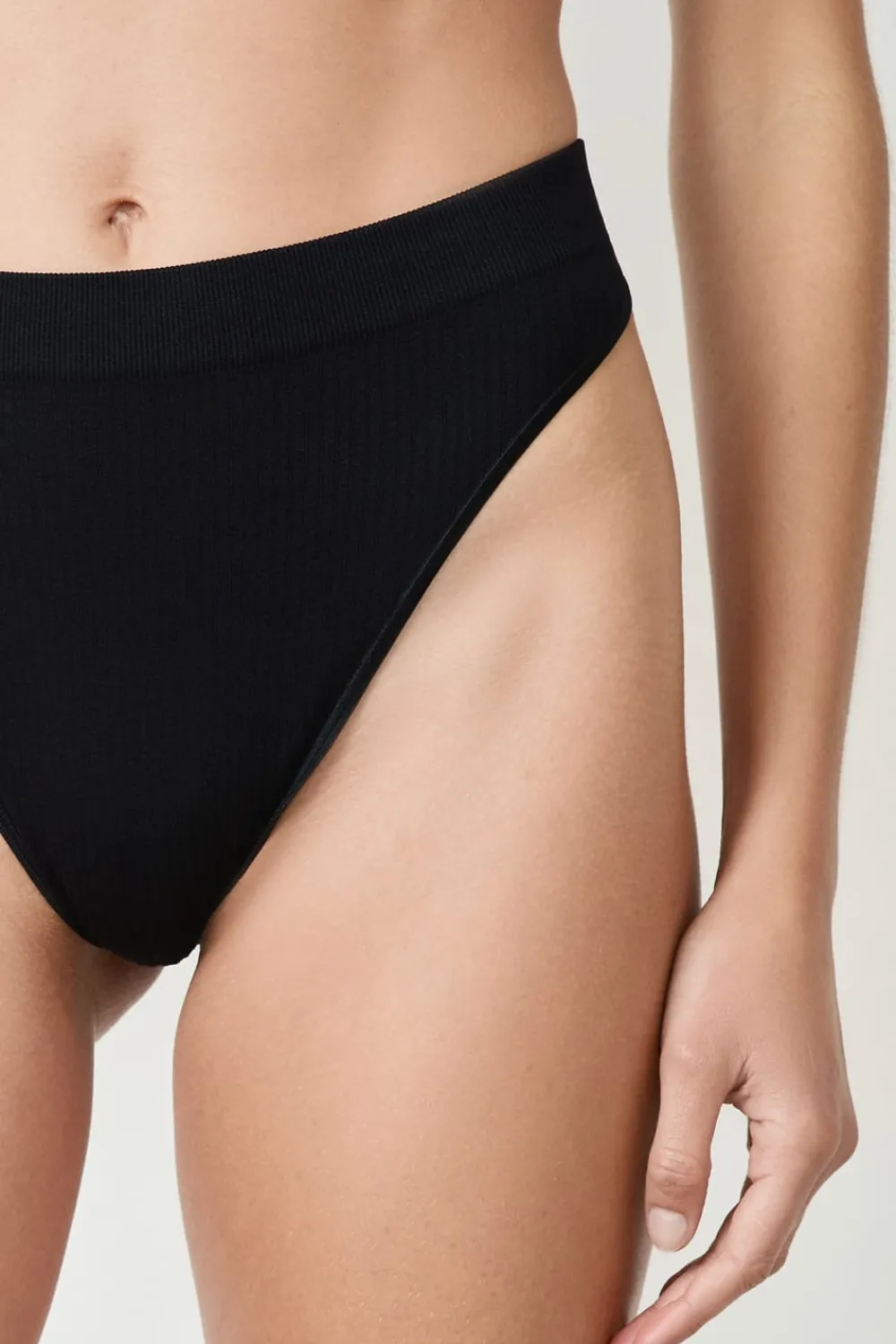 Clearance ETAM Tanga de canalé NEGRO