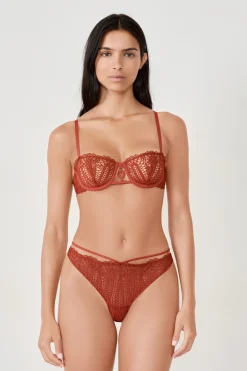 Hot ETAM Tanga de encaje MARRÓN