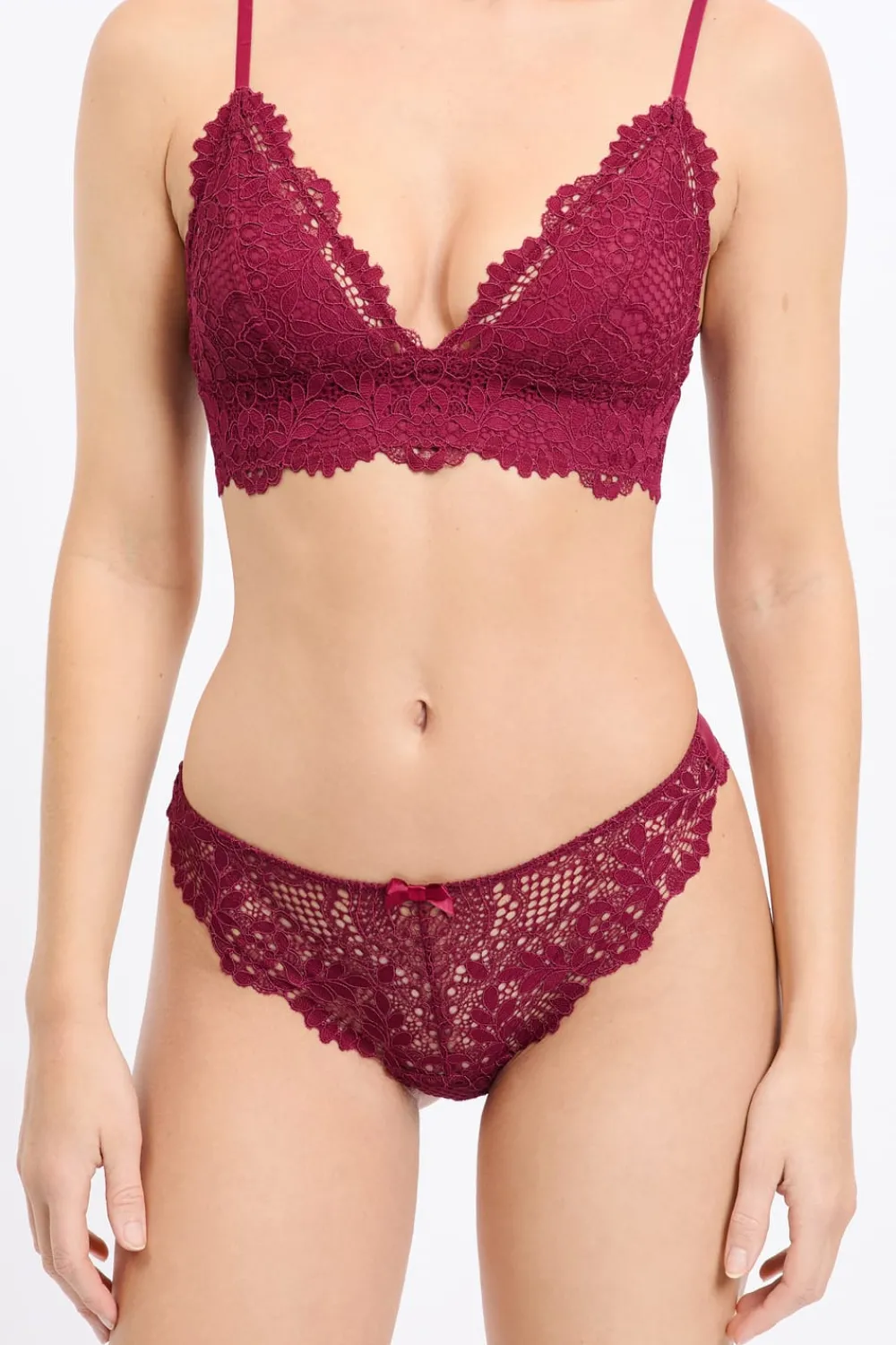 Online ETAM Tanga de encaje BURDEOS GRANATE