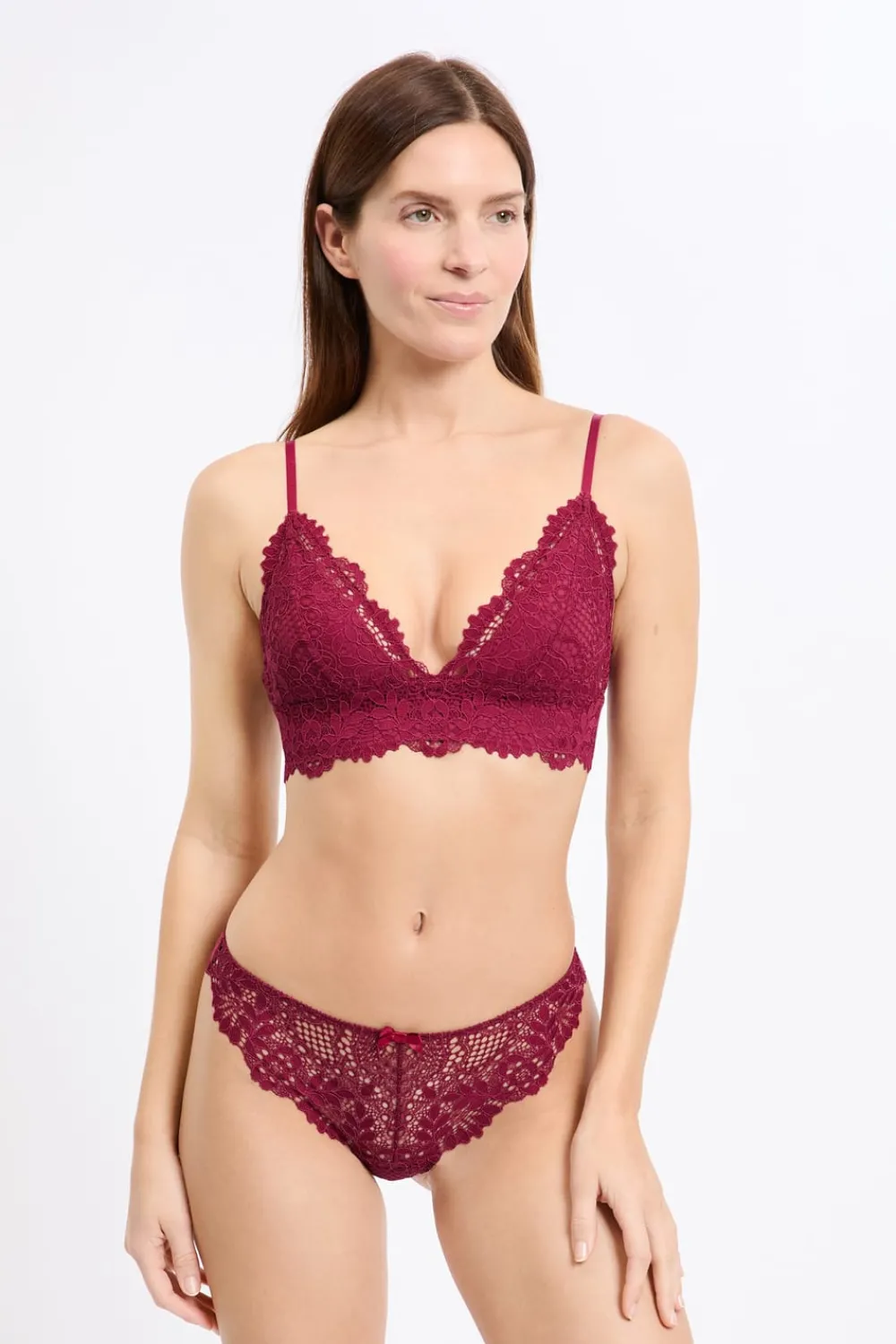 Online ETAM Tanga de encaje BURDEOS GRANATE