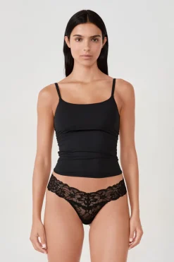 Hot ETAM Tanga de encaje NEGRO