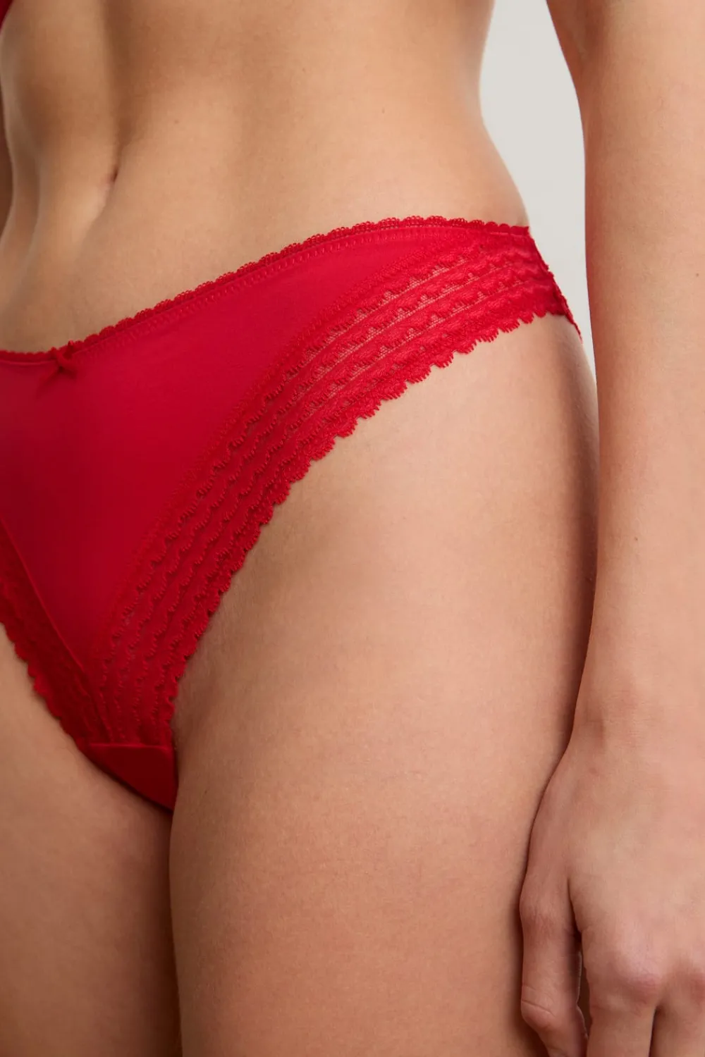 Sale ETAM Tanga de encaje ROJO