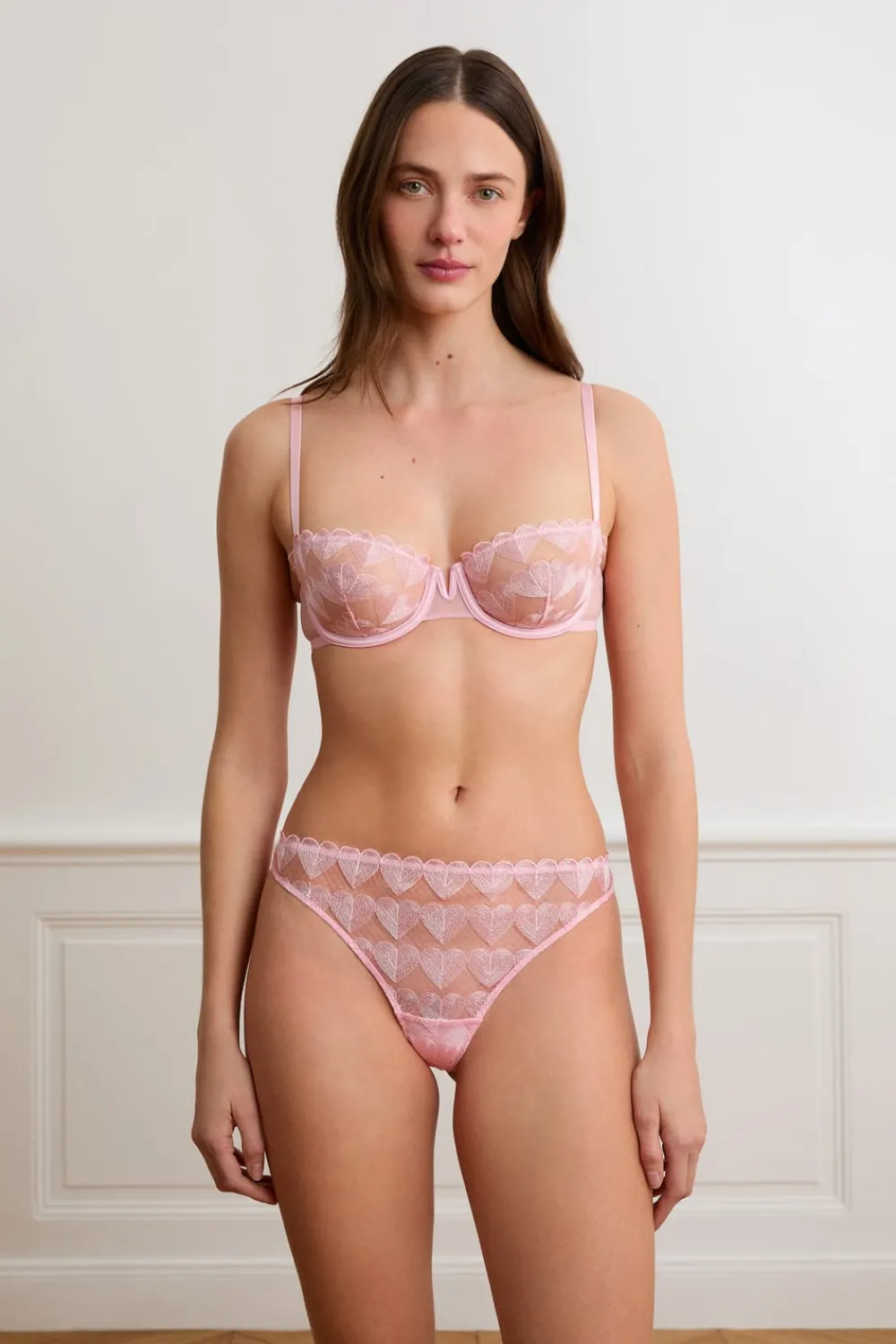 ETAM Tanga de encaje con motivos de corazones ROSA