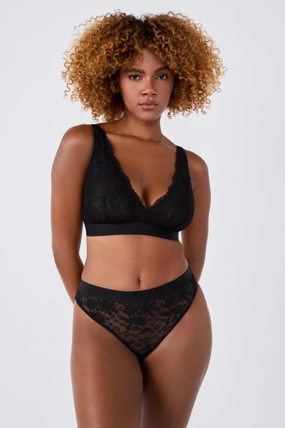 Clearance ETAM Tanga de encaje x Lemonade Dolls NOIR