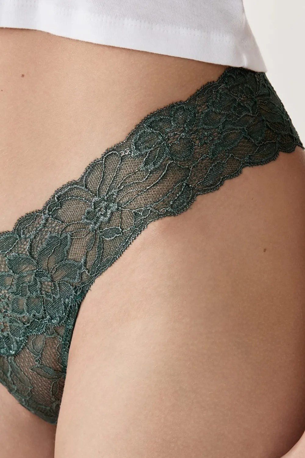 Sale ETAM Tanga de encaje tejido brillante VERDE ABETO