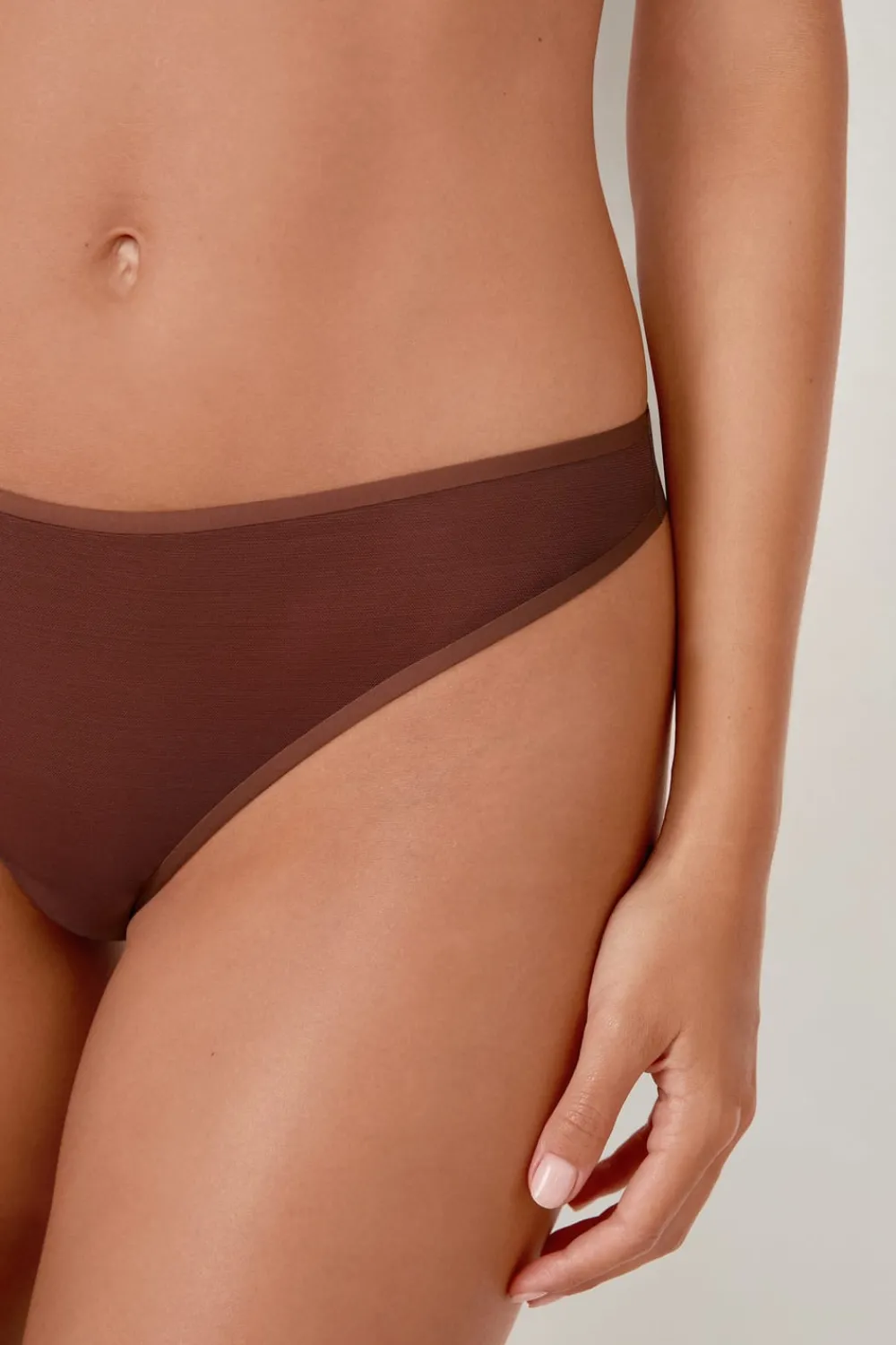 Hot ETAM Tanga de malla MARRÓN