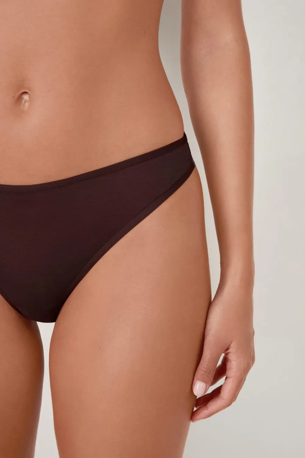 Hot ETAM Tanga de malla CHOCOLATE
