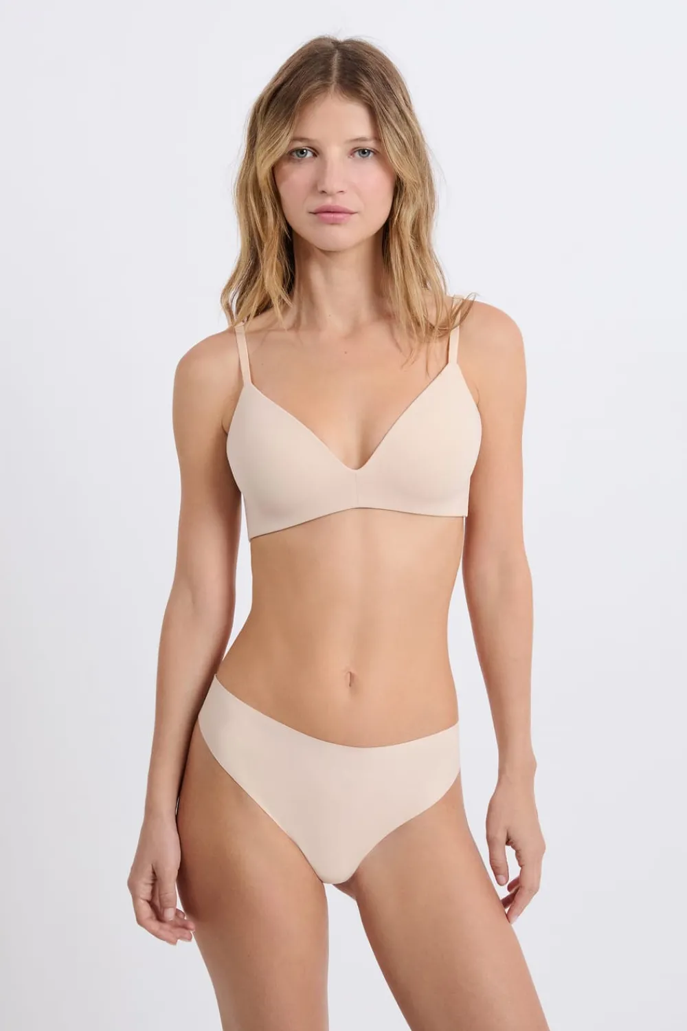 Sale ETAM Tanga de microfibra BLANCO ROTO