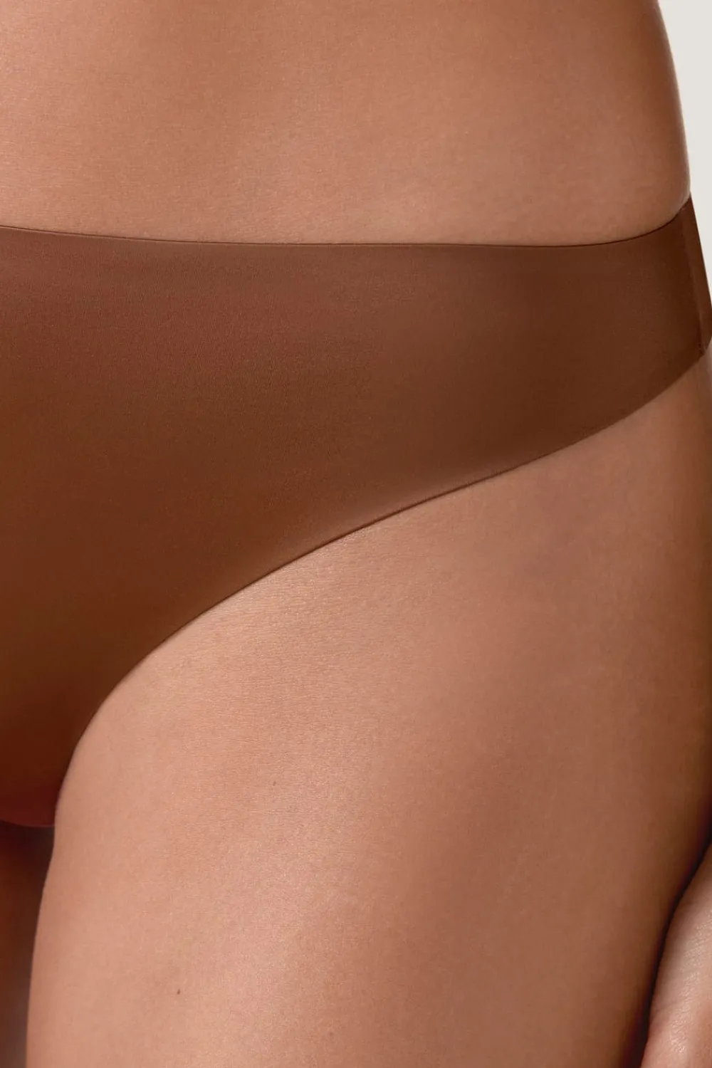 ETAM Tanga de microfibra MARRÓN