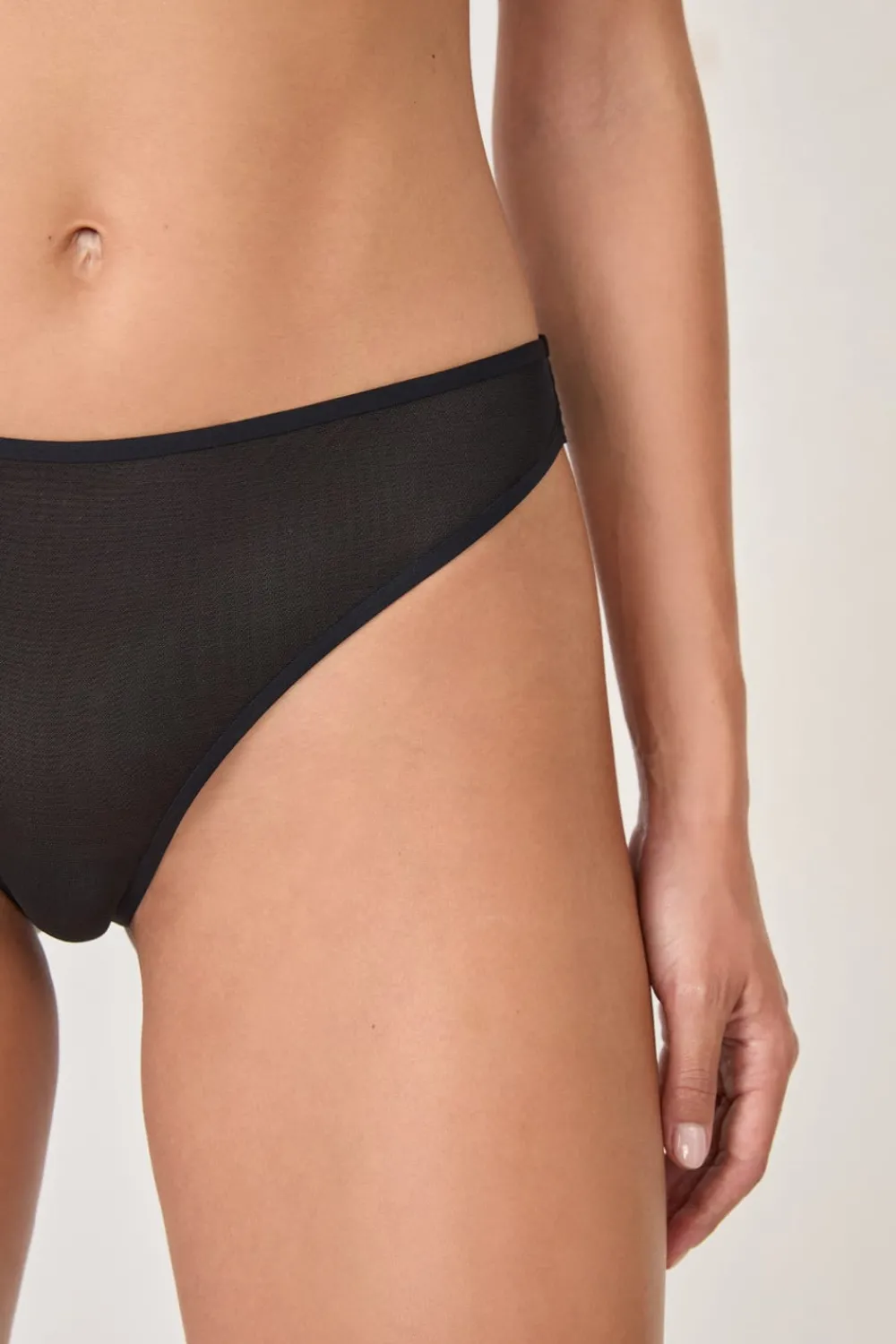 Hot ETAM Tanga de tul NEGRO