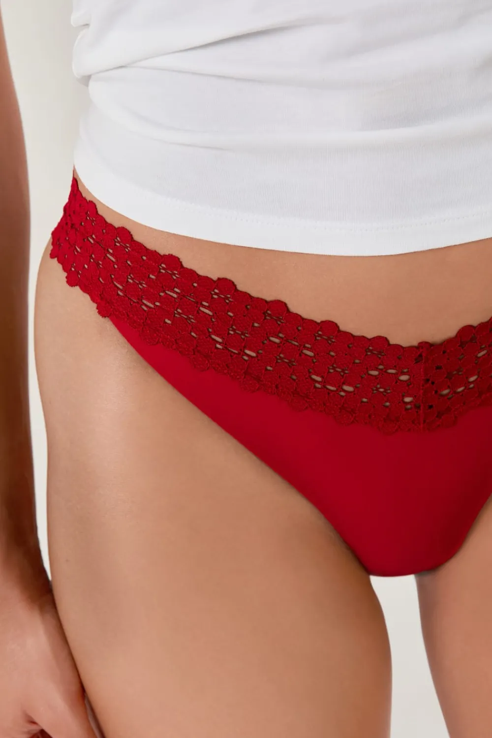 Clearance ETAM Tanga en V de microfibra y encaje ROJO