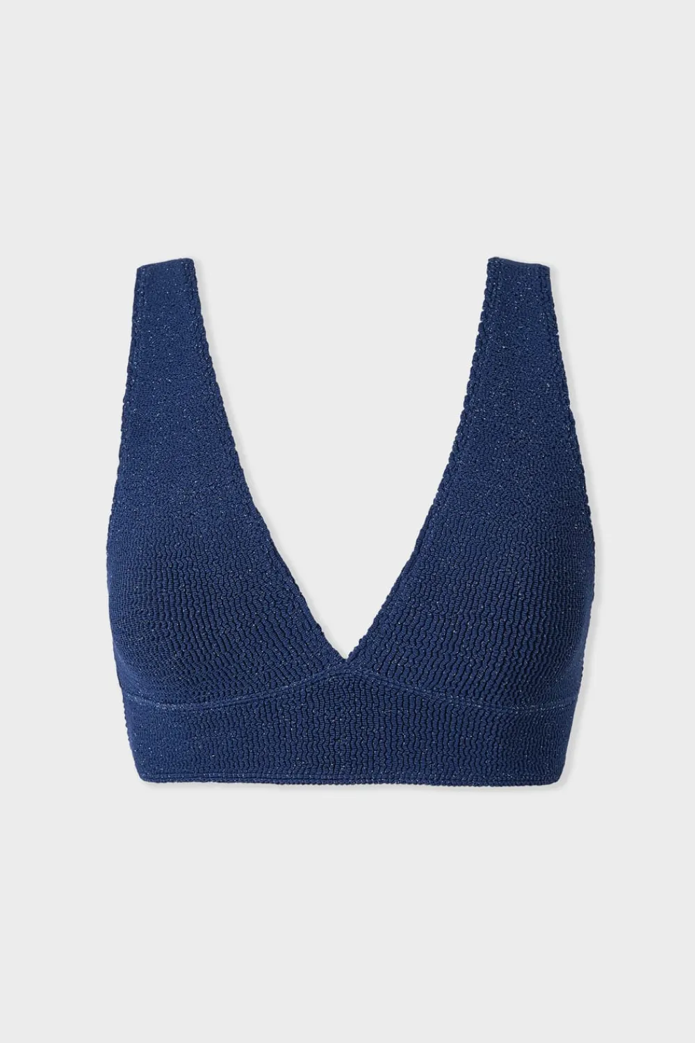 Outlet ETAM Top bikini triangular La modelo mide 1,68 m y lleva la talla única