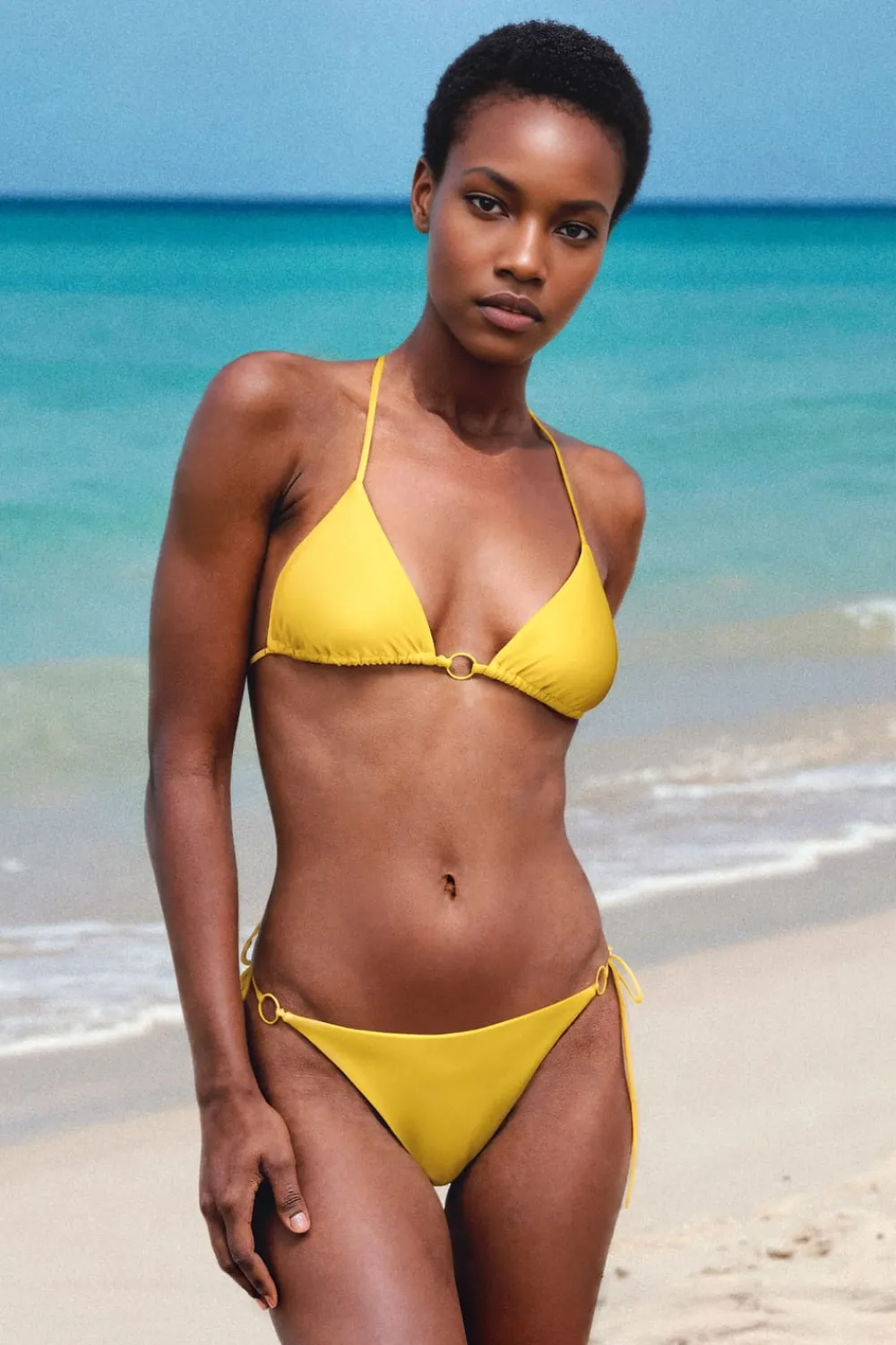 Discount ETAM Top bikini triangular sin aros AMARILLO SOL