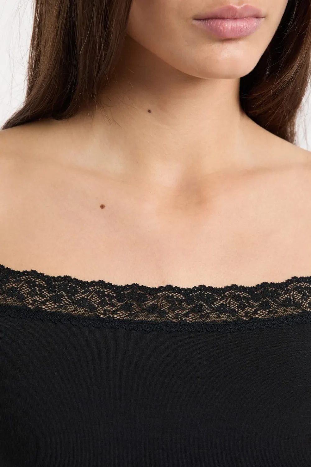 Online ETAM Top con detalles de encaje NEGRO