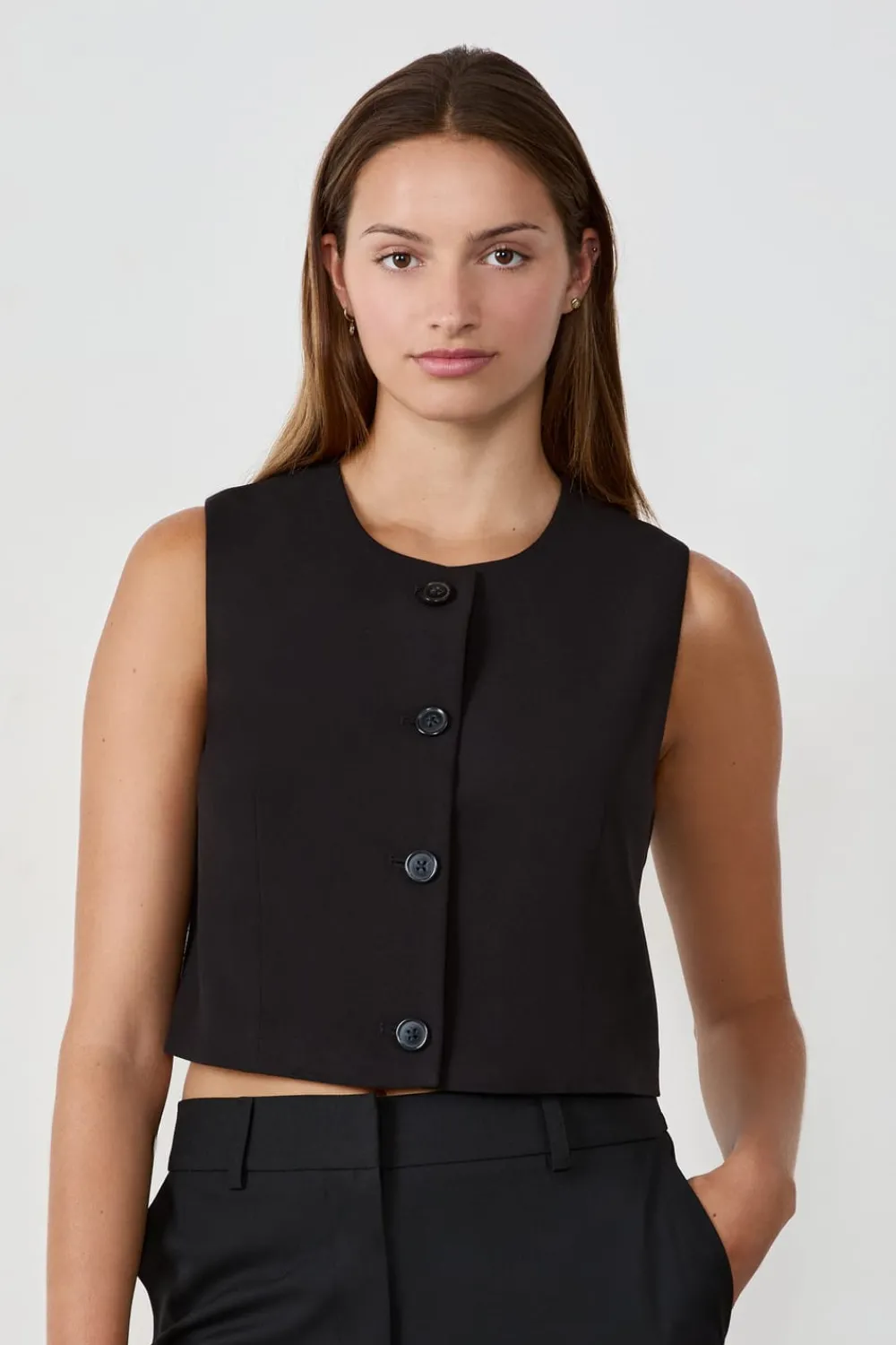 Online ETAM Top corto sin mangas con botones NEGRO