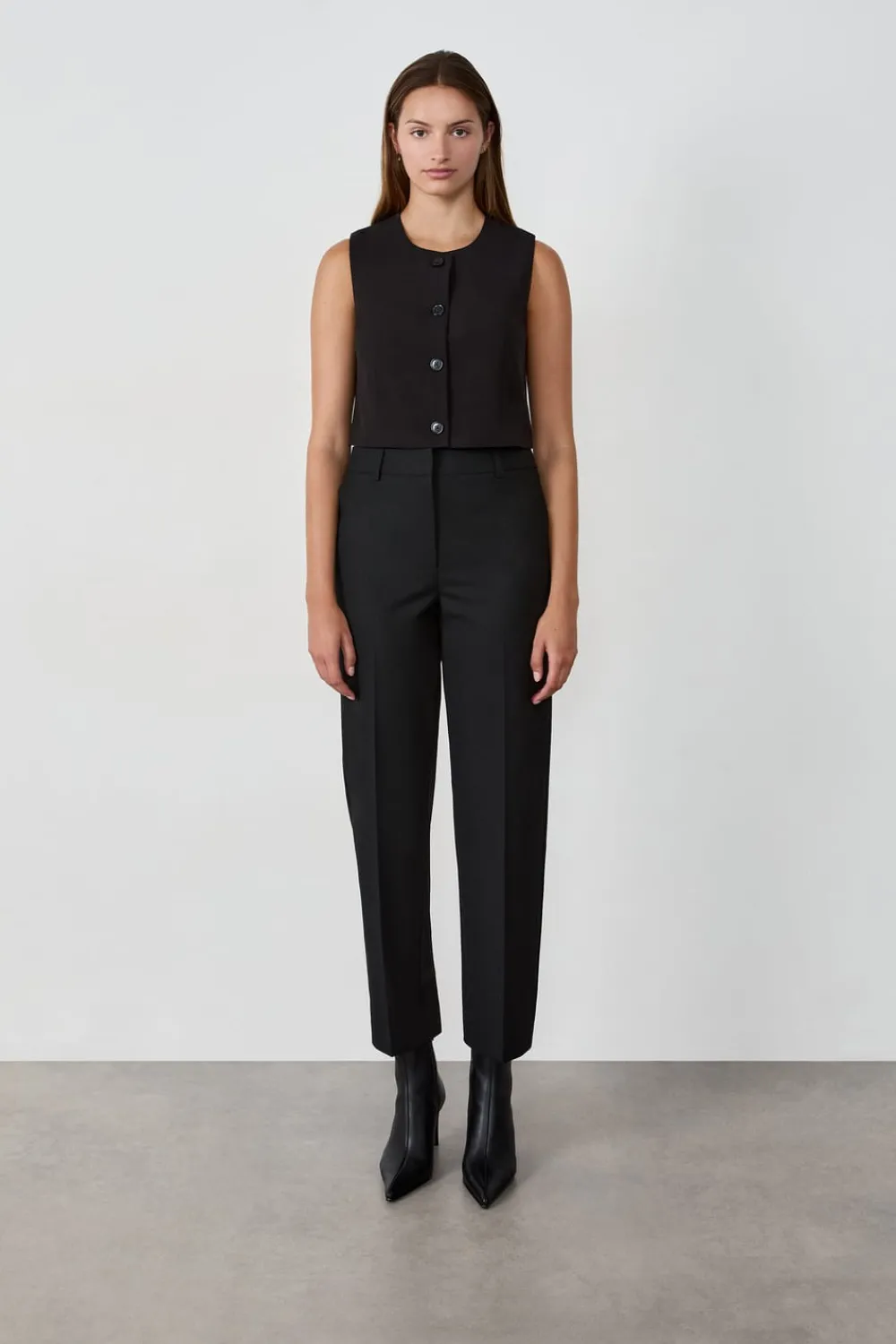 Online ETAM Top corto sin mangas con botones NEGRO