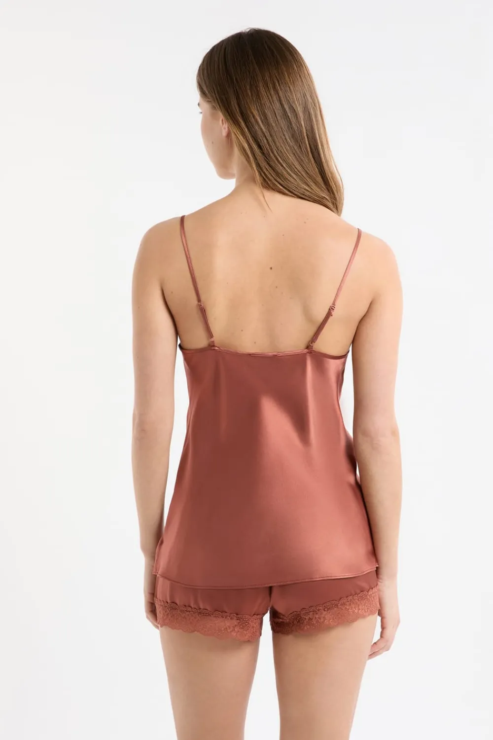 New ETAM Top de seda con detalles de encaje arena