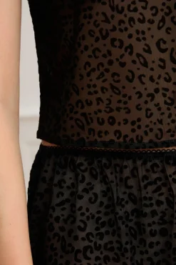 Discount ETAM Top de tul con estampado de leopardo NEGRO