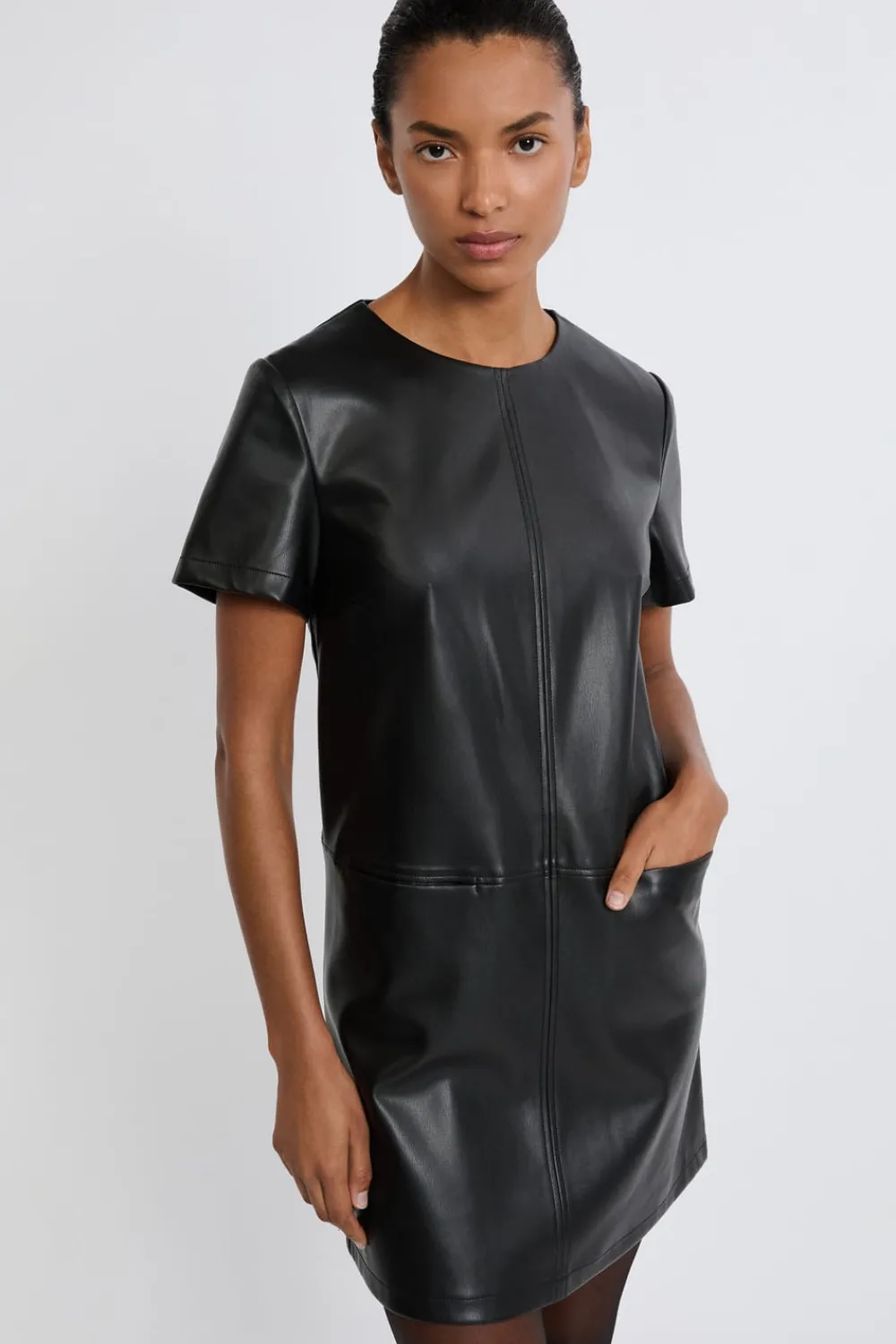 Outlet ETAM Vestido corto recto con efecto piel NEGRO