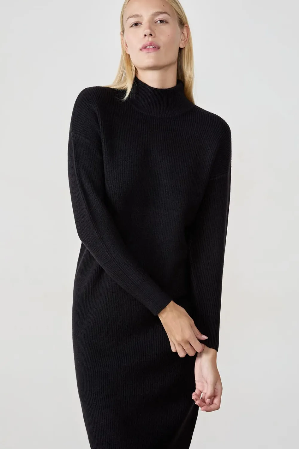 Discount ETAM Vestido de largo medio con cuello alto NEGRO