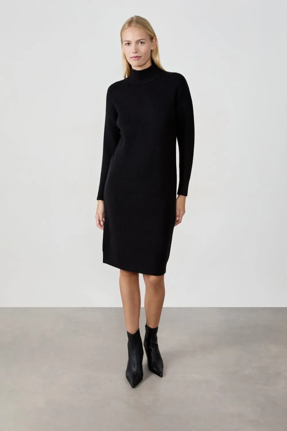Discount ETAM Vestido de largo medio con cuello alto NEGRO