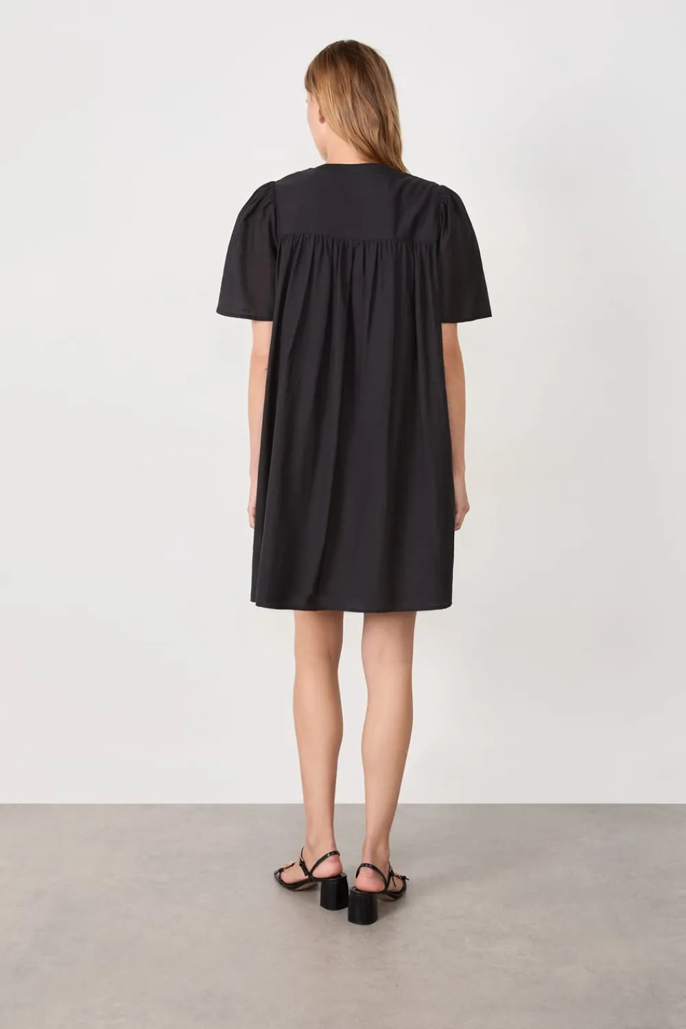 Discount ETAM Vestido de manga corta NEGRO