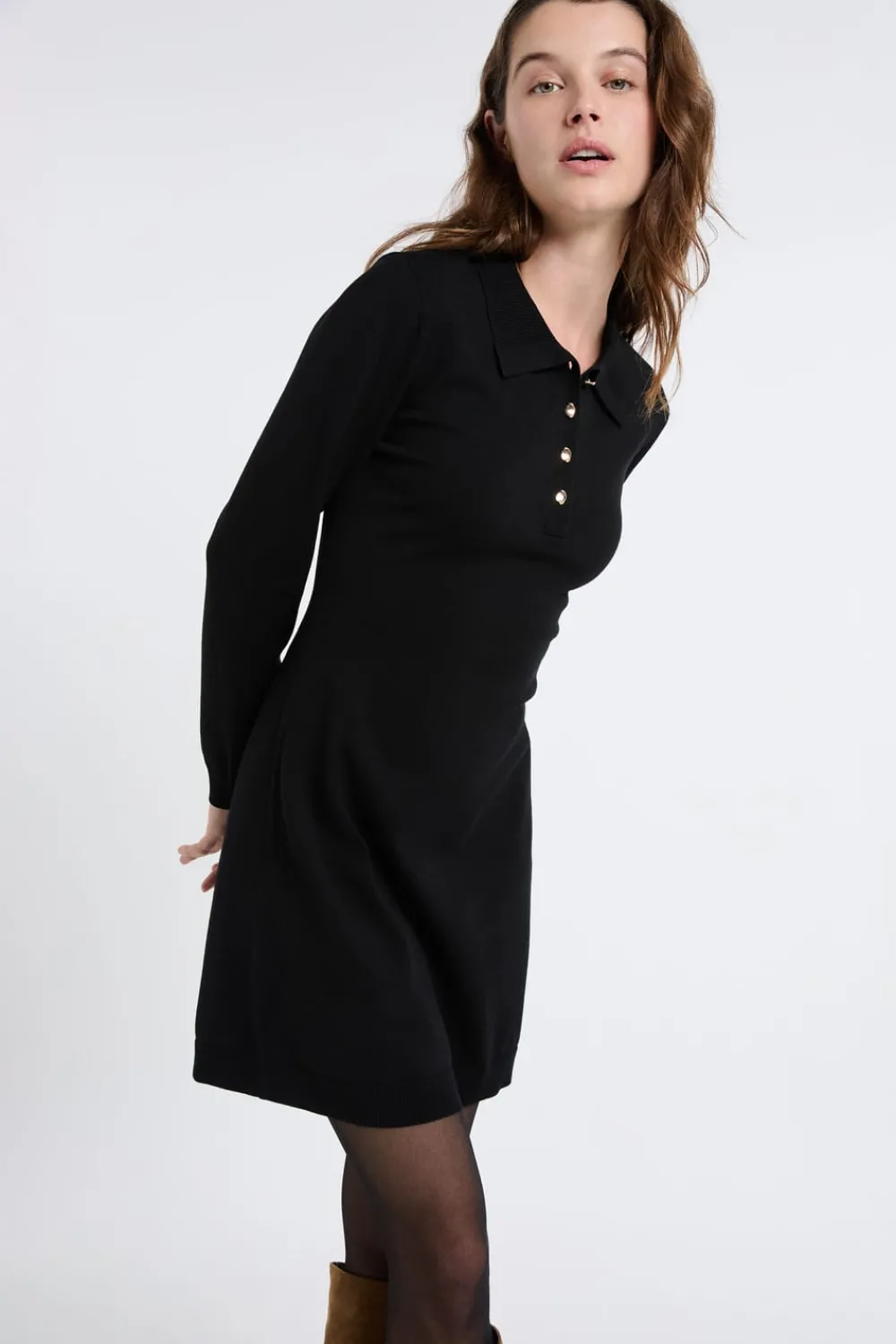 Outlet ETAM Vestido de manga larga con botones dorados NEGRO